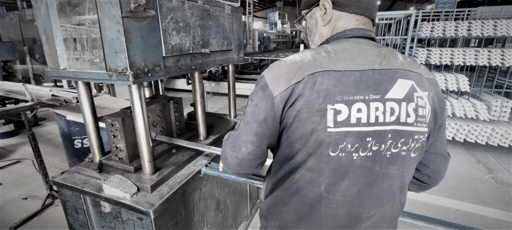 برش گالوانیزه